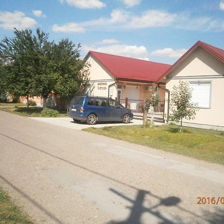 Apartments Svetlica Backi Petrovac Exterior photo